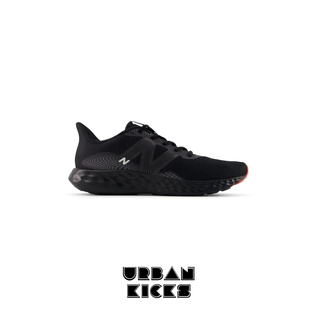 New Balance 411 Trainers in Black