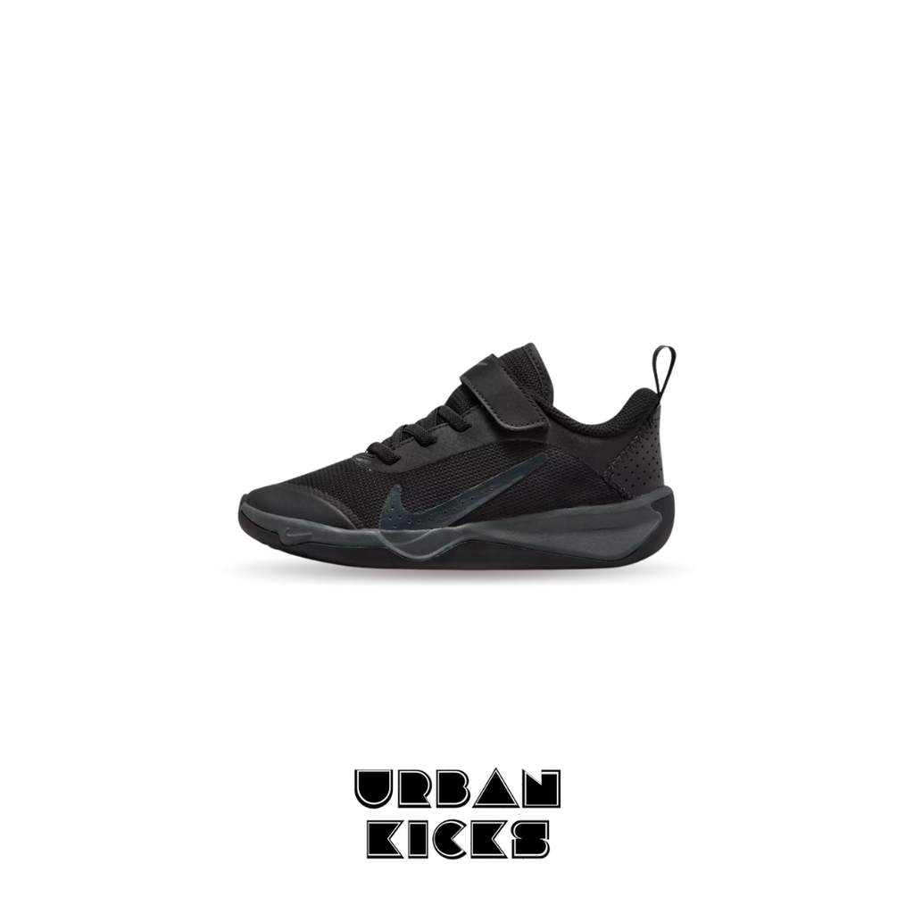 Nike Omni Multi-Court Kids' Shoes in Triple Black