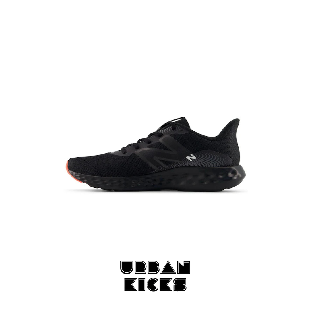 New Balance 411 Trainers in Black