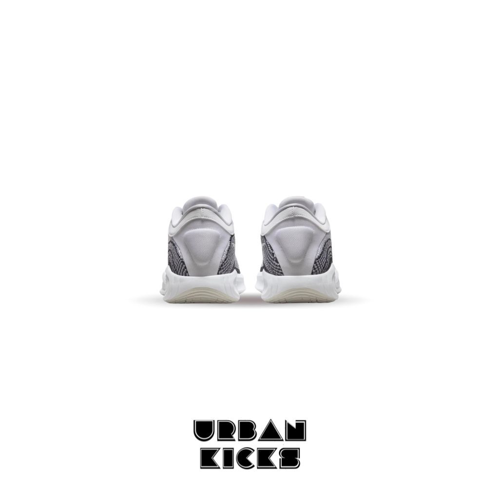 Nike G.T. Hustle Academy EP in White & Black