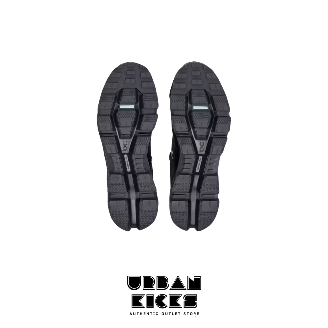 On Cloudwander Waterproof in Black
