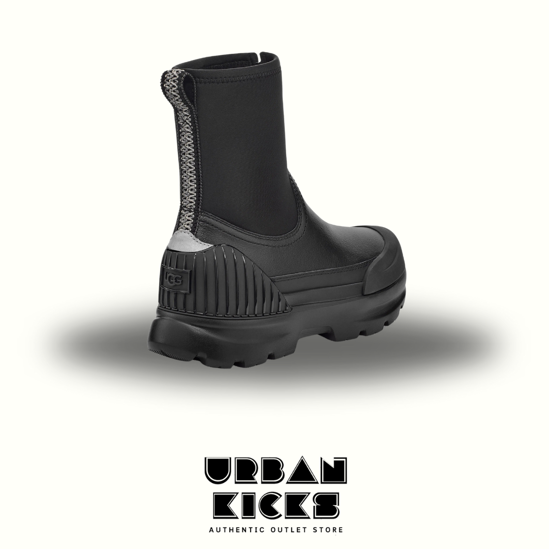 UGG Neumel X Zip Full Black – Stylish Comfort with a Functional Edge