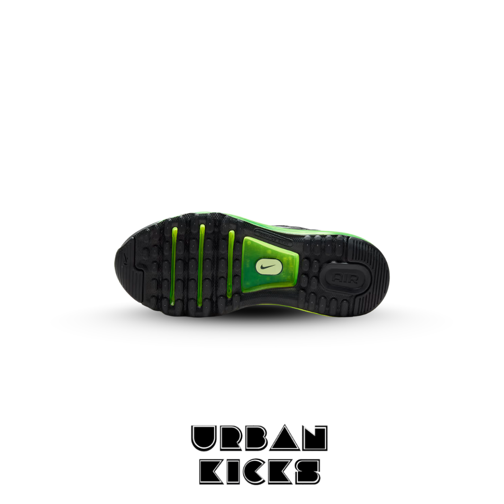 Nike Air Max in Black / Volt / Metallic Silver